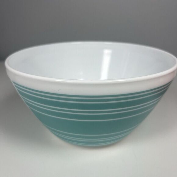 Vintage Charm Inspired By Pyrex "Memory Lane" 3-Piece Mixing Bowl Set - Picture 5 of 11